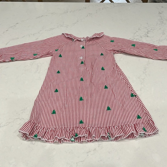 EUC DBA Girls 4T Red and White Seersucker with Christmas Trees Nightgown - Picture 7 of 8